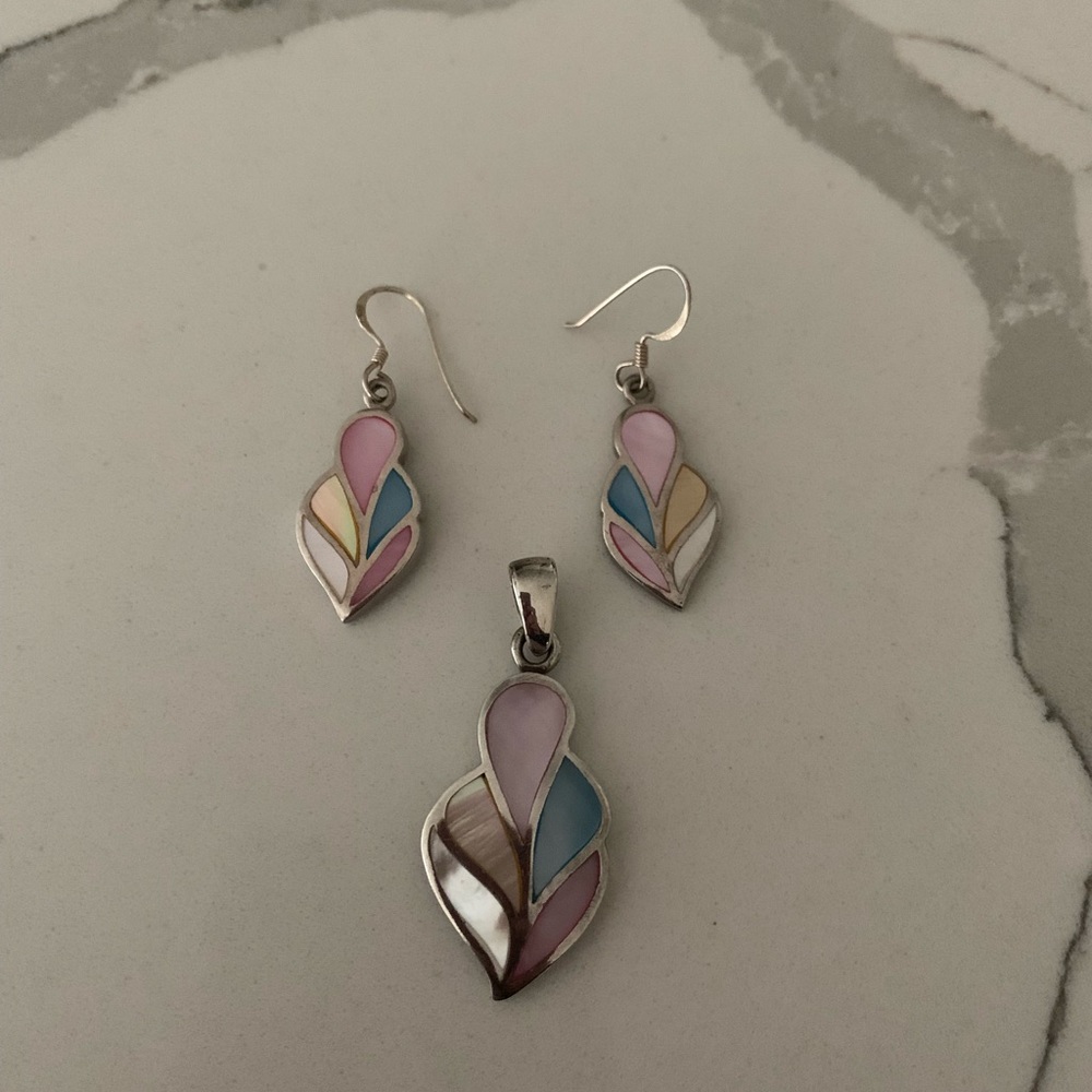 Indian earring and pendant set